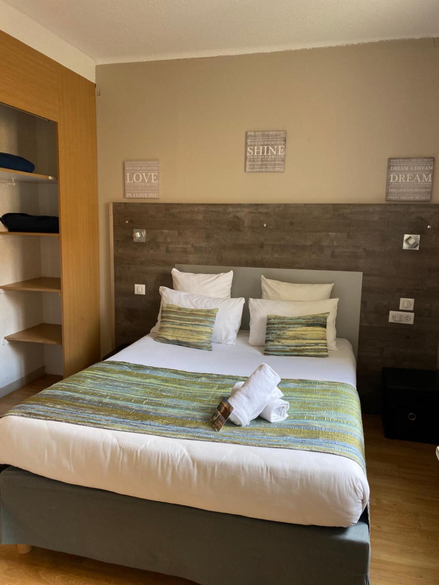 Hotel Saint Georges, Face A La Mer Canet-en-Roussillon Zimmer foto